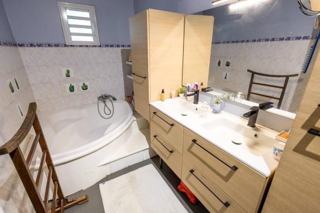 Villa Charm' Ile Saint-Gilles-les Bains Bagian luar foto